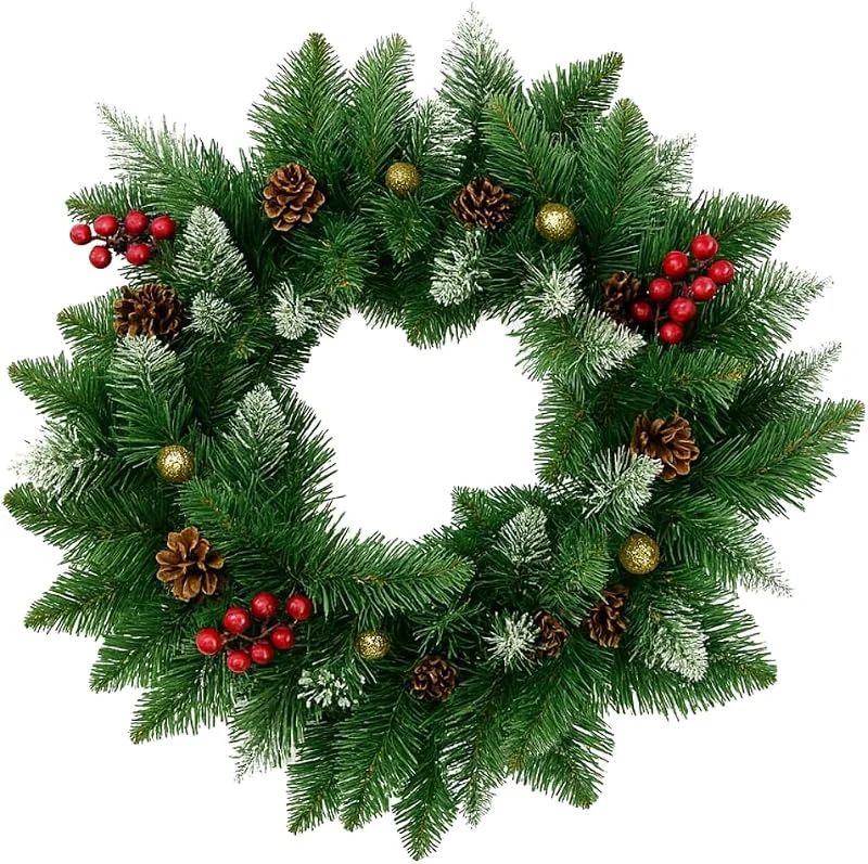 Marke: STYLIZER Großer Weihnachtskranz 65cm – dicht und hochwertig – künstlicher Kranz mit verschneiten Zweigen, goldenen Kugeln, roten Beeren und echten Zapfen – Weihnachtsdeko für Tür, Wand oder Tisch