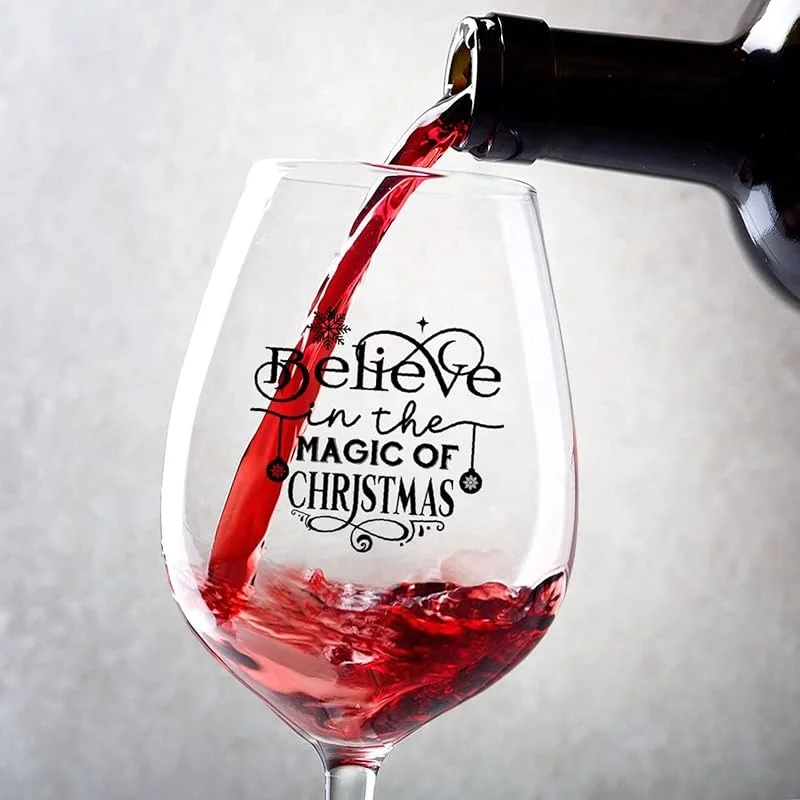 Marke: Rimego Weinglas mit Stiel, Glaube an die Magie von Weihnachten, Weinglas für Frauen, 2er-Set, für Paare, Jahrestag, Hochzeit, personalisiertes Weingeschenk für Damen und Herren, 325 ml — Wein und Festtafel