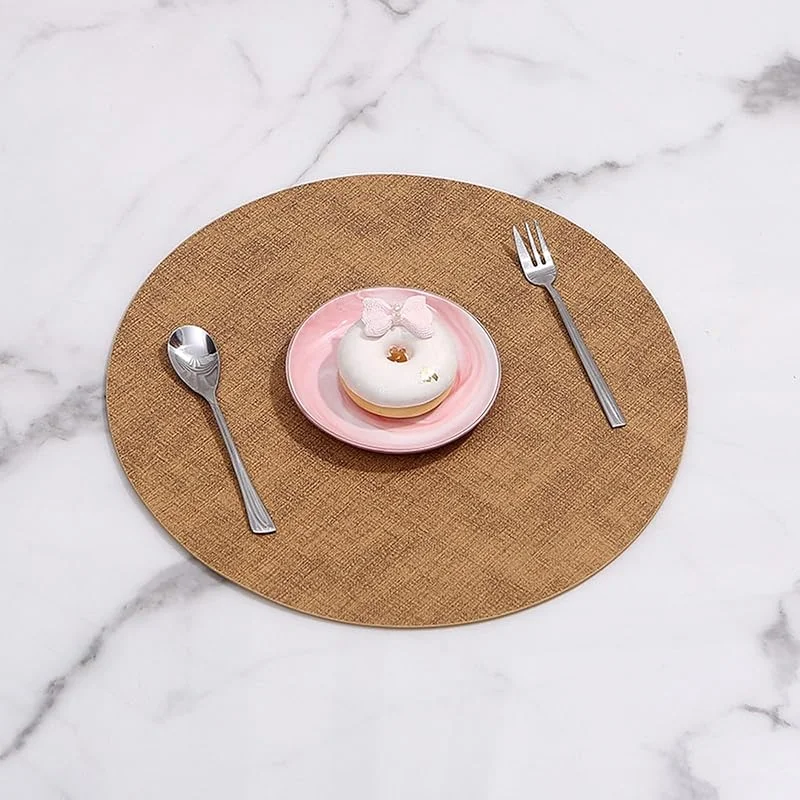 Besuche den Epinki-Store Epinki Tischset Weihnachten Modern Rund, 2er Set PU Leder Platzsets Weihnachten Modern Einfarbig Rindsleder Textur Anti-Rutsch, Tischmatten Abwaschbar Gelb Kaffee für Zuhause Restaurant, 33CM — Küche & Haushalt
