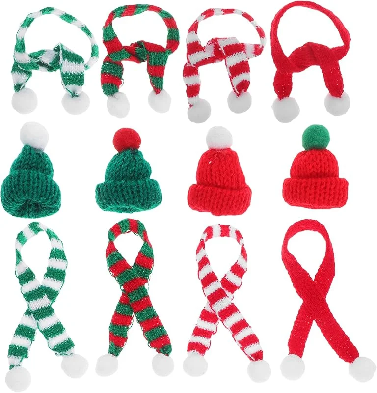Besuche den Ciieeo-Store Ciieeo 32 Stück Weihnachts Minihut Flaschenhülle aus Wolle mit Kleinen Strickmützen und Miniatur Weihnachtsschals für Selbstgemacht Basteln und Festliche Familien Dekoration — Weihnachtsmode