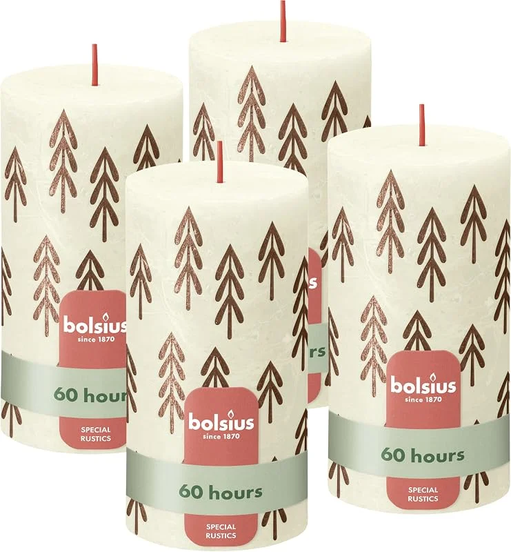 Besuche den bolsius-Store Bolsius Rustikale Stumpenkerzen Silhouette - Elfenbein mit Aufdruck - 4 Stück - 13 x 7 cm - Lange Brenndauer - Haushaltskerze - Enthält Natürliches Pflanzenwachs - Ohne Palmöl — Advent und Tisch