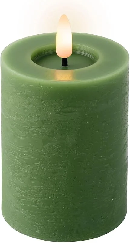Marke: Lumineo Lumineo LED Kerze mit Timerfunktion 7x11cm Wachs - flackernde Flamme Effekt - Echtwachskerze batteriebetrieben - Wachskerze Stumpenkerze Rustik Dunkelgrün Warmweiß — Kerzenlicht Abendessen