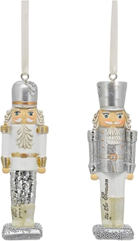 Marke: ETC ETC dekorativer weihnachtlicher Deko-Anhänger Nußknacker in Silber-weiß mit Glitzer Preis für 2-er Set — Weihnachtsdeko