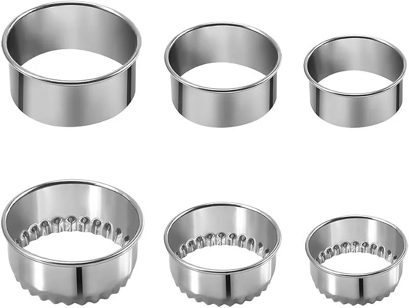 Marke: Kookia Ausstechformen-Set, Edelstahl, flache und geriffelte Kante, runde Ausstechformen für Kekse, Teig, Teigtaschen, 6 Stück — Weihnachtskueche