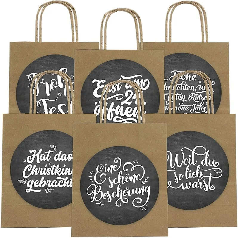 Besuche den Papierdrachen-Store Papierdrachen Geschenktüten Weihnachten - 6 Stück - braun - inkl. XXL-Sticker mit Motiv Handlettering - 22, 5×18×8 cm - Henkeltüten Geschenkverpackung