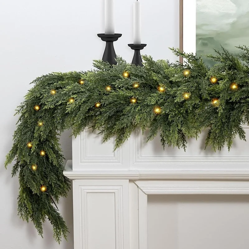 Marke: NIGHT-GRING Künstliche Zedern-Weihnachtsgirlande mit 120 LED-Lichtern, fühlt Sich echt an, winterliche Kieferngirlande, grüne künstliche grüne Girlande für Tisch, Kaminsims, Wand, Innen- und Außenbereich — Weihnachtsdeko