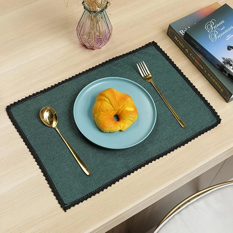 Besuche den Epinki-Store Epinki Weihnachten Tischset Quadratisch, 2er Set Polyester Platzset Weihnachten Waschbar Falsche Leinen Spitze Grenze, Tischuntersetzer Vintage Dunkel Grün für Hause Küche Restaurant, 30x45CM — Küche & Haushalt