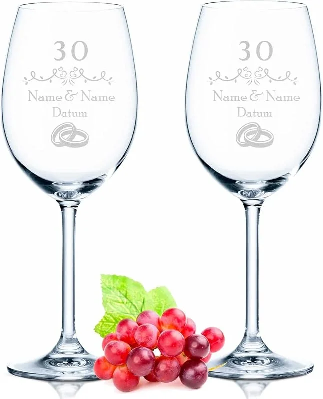 Besuche den GRAVURZEILE-Store GRAVURZEILE Weingläser mit Gravur - Perlenhochzeit 30 Jahre - Personalisiert mit Namen & Datum - Geschenk für Sie & Ihn zur Hochzeit Verlobung Jahrestag — Wein und Festtafel