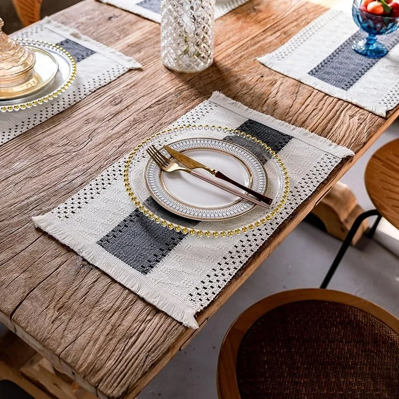 Besuche den Epinki-Store Epinki Tischsets Platzsets Natur Quadratisch, 2er Set Baumwolle Leinen Platzmatten Weihnachten Hohl Streifen mit Quaste Anti-Rutsch, Tischuntersetzer Couchtisch Beige Grau für Tisch Bar, 30x50CM — Küche & Haushalt