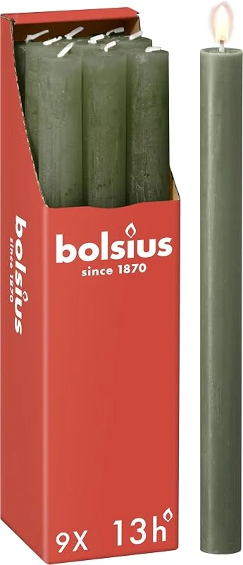 Besuche den bolsius-Store Bolsius - Rustik Stabkerzen - Olivgrün - 9 Stück - 27 x 2.3 cm - Länge Brenndauer 13 Stunden - Unparfümierte - Enthält Natürliches Pflanzenwachs - Ohne Palmöl — Kerzenlicht Abendessen