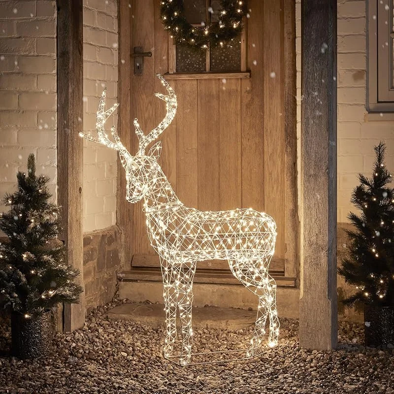Besuche den Lights4fun-Store Lights4fun 3-in-1 Duchy LED Rattan Rentier Hirsch Figur 120cm Timer Weihnachtsbeleuchtung Außen und Innen