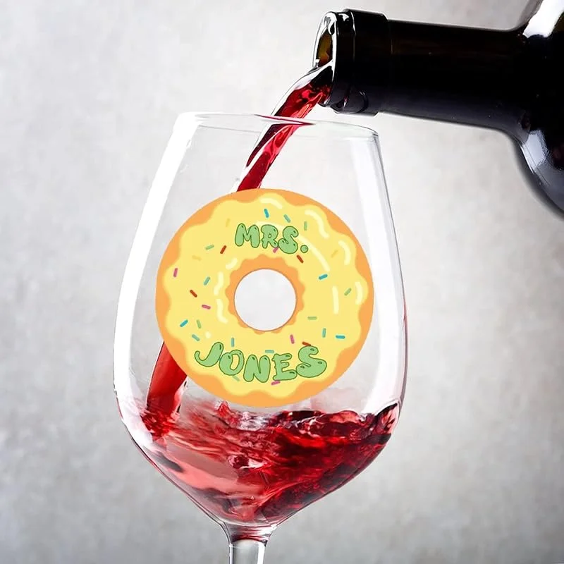 Marke: Rimego Rotweingläser 2er-Set, individueller Name Donuts Weihnachten Rotweinglas 482 ml Tolles Weingeschenk für Hochzeitstag, Weihnachten, Geburtstag — Wein und Festtafel