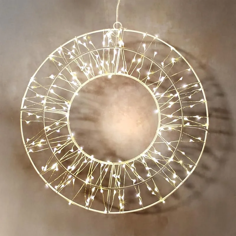 Besuche den Spetebo-Store LED Metall Kranz weiß mit 200 Lichtern in warmweiß mit Timer 30 cm — Weihnachtsdeko