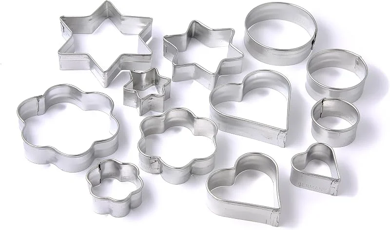 Besuche den Zenker-Store Zenker 12er Ausstecher-Set, Ausstechformen für Plätzchen, Kekse und Fondant, unterschiedliche Größen und vielfältige Motive, Menge: 1 x 12er Set — Weihnachtskueche