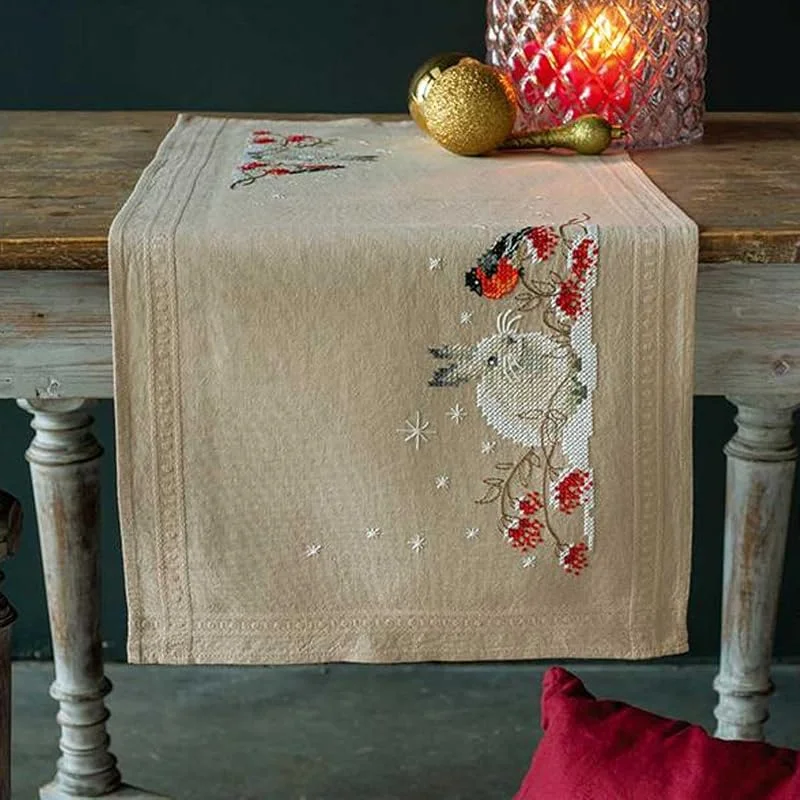 Besuche den Vervaco-Store Vervaco Stickpackung Tischläufer Sticken Set Erwachsene Vorgedruckt Schneehase und Dompfaff Stickläufer zum Selbersticken Vorgezeichnet Decke Sticken Plattstich 40 x 100 cm Kreatives Geschenk — Advent und Tisch