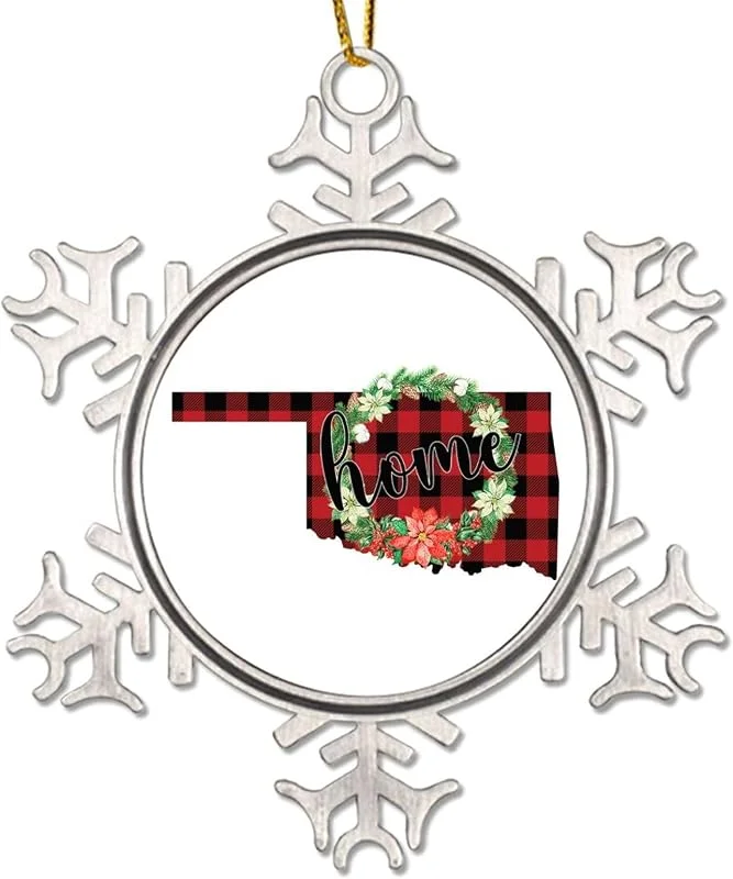 Marke: CowkissSign Patriotische American State Weihnachtsschmuck Weihnachtskranz Oklahoma Xmas Tree Decorations Home State Rot und Schwarz Plaid Schneeflocke Metall Weihnachtsbaum Andenken — Weihnachtsdeko