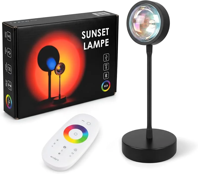 Besuche den Aromaholik-Store Sunset Lamp LED RGB – Sonnenuntergang Lampe, Sonnenlampe & Nachtlicht, Projektionslampe mit HD Linse, 180° drehbar, USB, Fernbedienung, Stimmungslicht — Kerzenlicht Abendessen