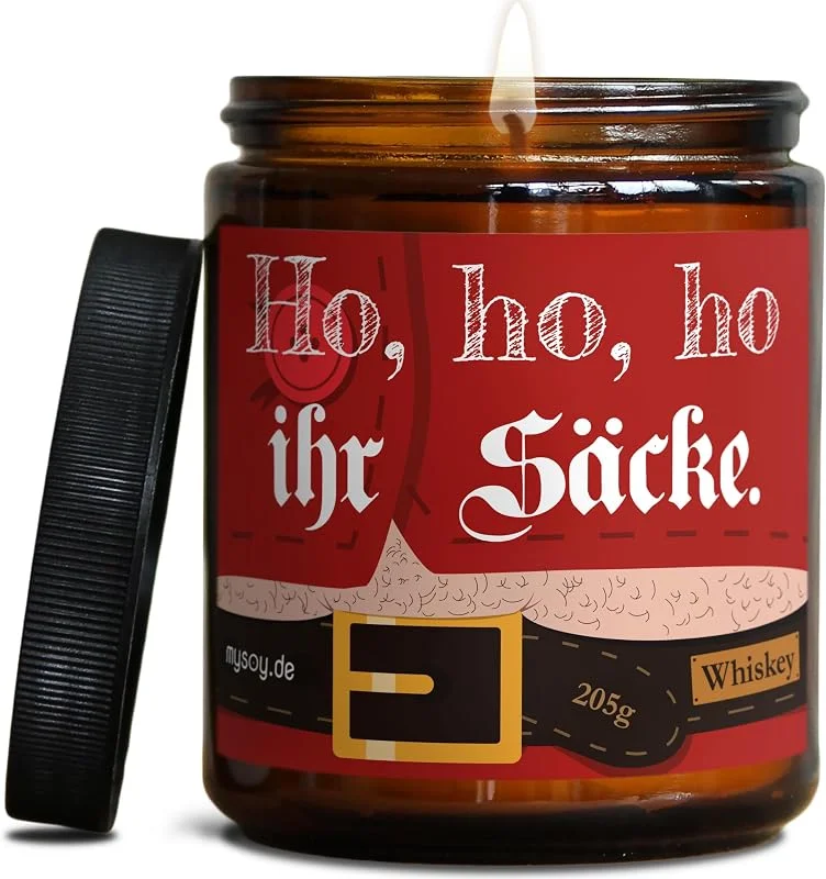 Besuche den PräsenteEnte-Store Lustige Weihnachts Duftkerze mit Spruch zu Weihnachten, Handgemacht in Berlin, In Geschenkbox, Originelle & Freche Weihnachts Geschenk Kerze Idee Deko Tischdeko Dekoration, Whiskey — Kerzenlicht Abendessen