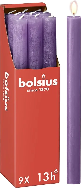 Besuche den bolsius-Store Bolsius - Rustik Stabkerzen - Lila - 9 Stück - 27 x 2.3 cm - Länge Brenndauer 13 Stunden - Unparfümierte - Enthält Natürliches Pflanzenwachs - Ohne Palmöl — Kerzenlicht Abendessen