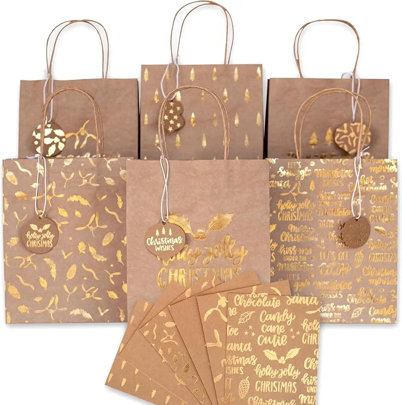 Besuche den Papierdrachen-Store Papierdrachen Geschenktüten Weihnachten groß - 6 Stück - braun mit Goldfolie - 22×18×8 cm - inkl. 6 Karten & Anhänger - Henkeltüten Geschenkverpackung