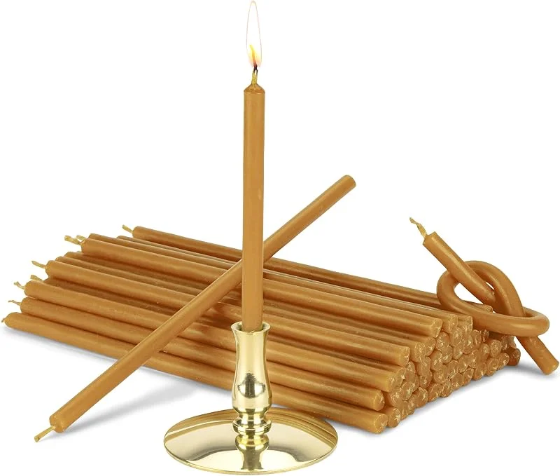 Besuche den NKlaus-Store NKlaus Kerzenhalter mit Stabkerzen, gelb, tropffrei, 14cm, Bienenwachs — Kerzenlicht Abendessen